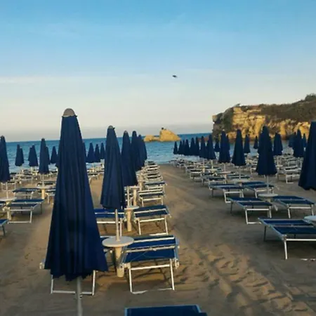 Σπίτι διακοπών Lucia With Salt Pool *